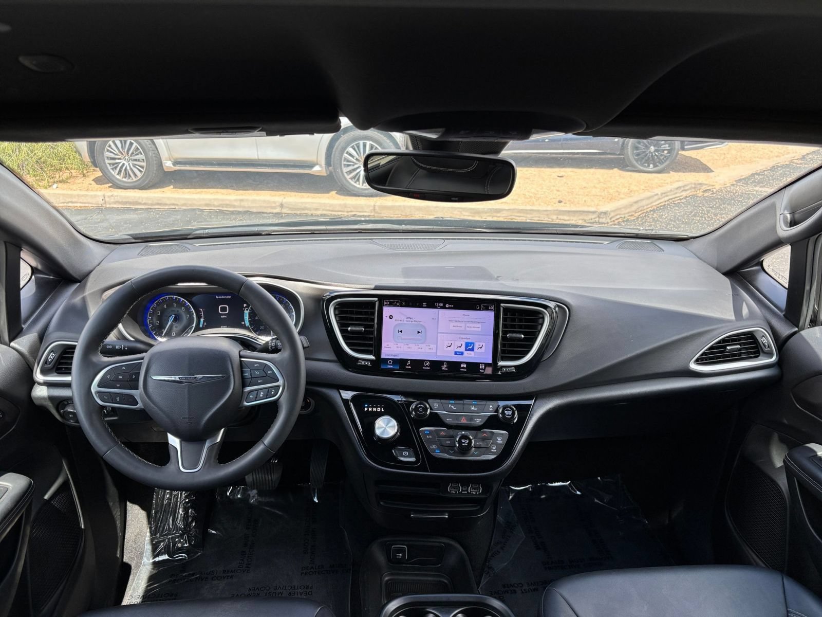 Used 2025 Chrysler Pacifica Select FWD image 35