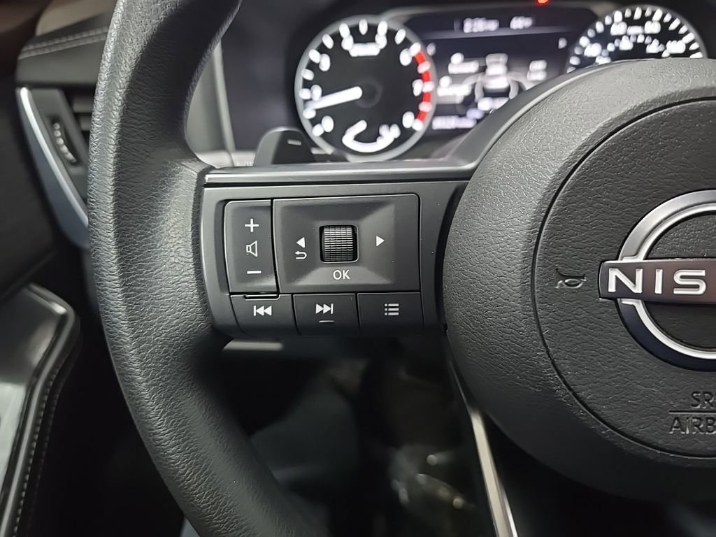 Used 2022 Nissan Rogue S image 19