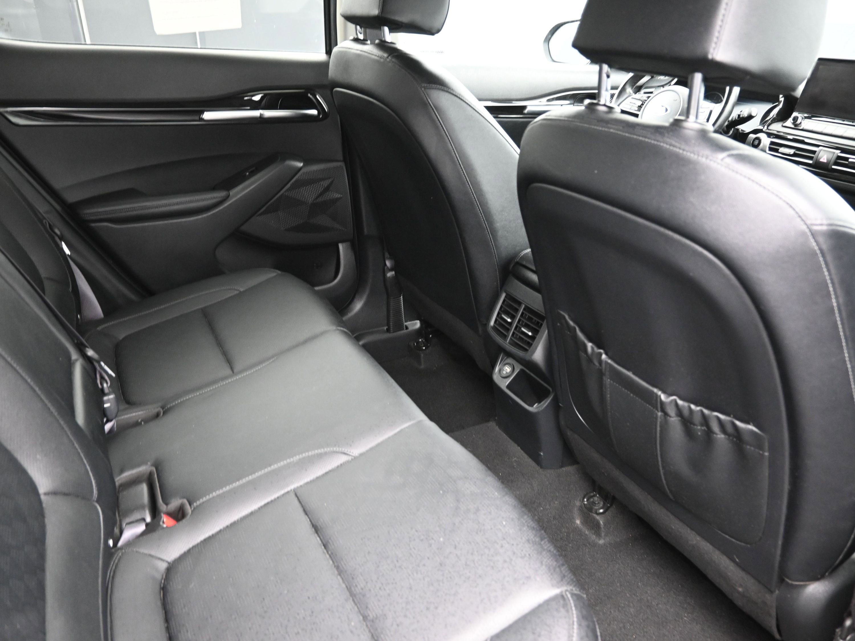 Used 2021 Kia Seltos SX w/ SX Sunroof Package image 24