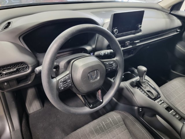 Used 2025 Honda HR-V LX image 11
