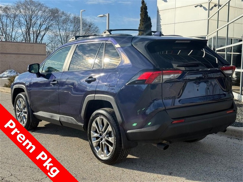 Used 2022 Toyota RAV4 XLE Premium image 6