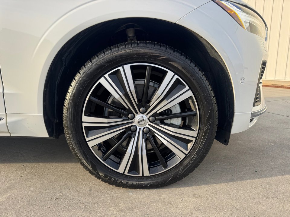 Used 2023 Volvo XC60 T8 Plus w/ Protection Package Premier image 29