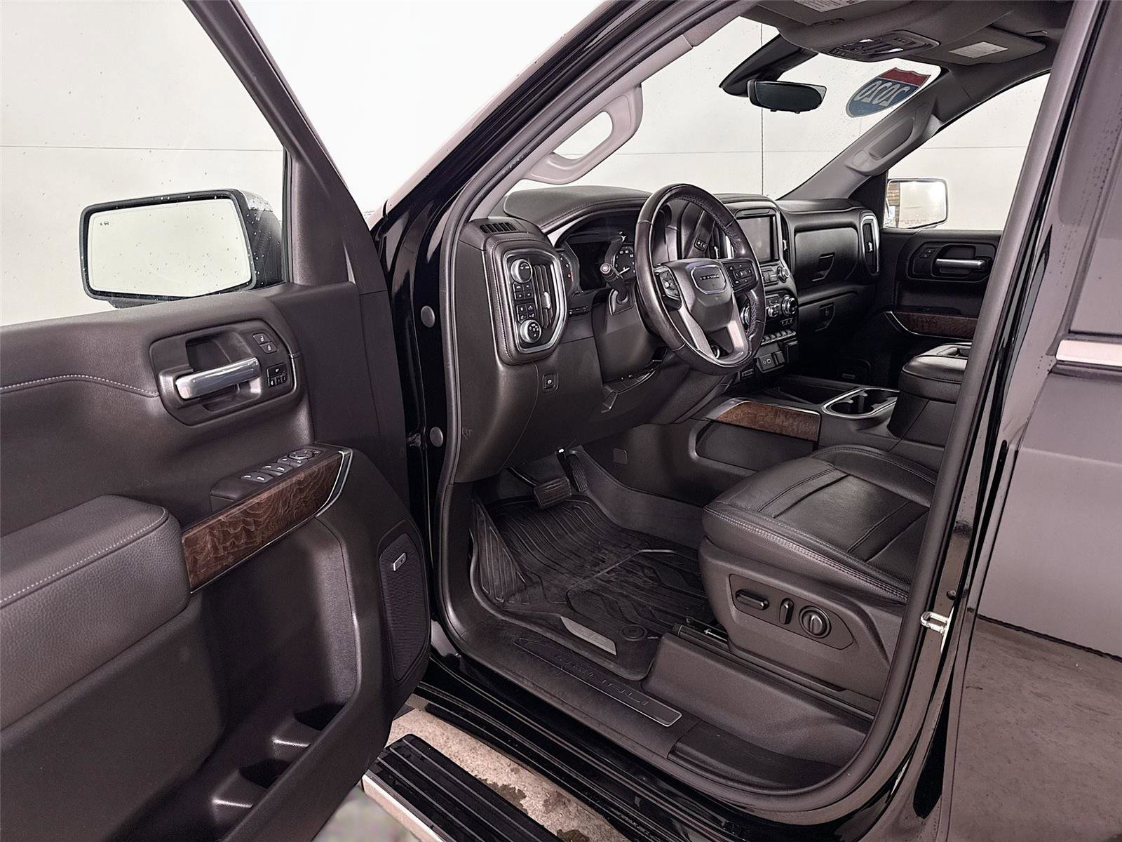 Used 2020 GMC Sierra 1500 Denali w/ Denali Ultimate Package AWD/4WD image 3