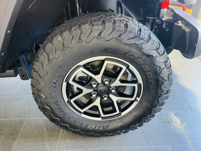 Used 2025 Jeep Wrangler Unlimited Rubicon AWD/4WD image 33