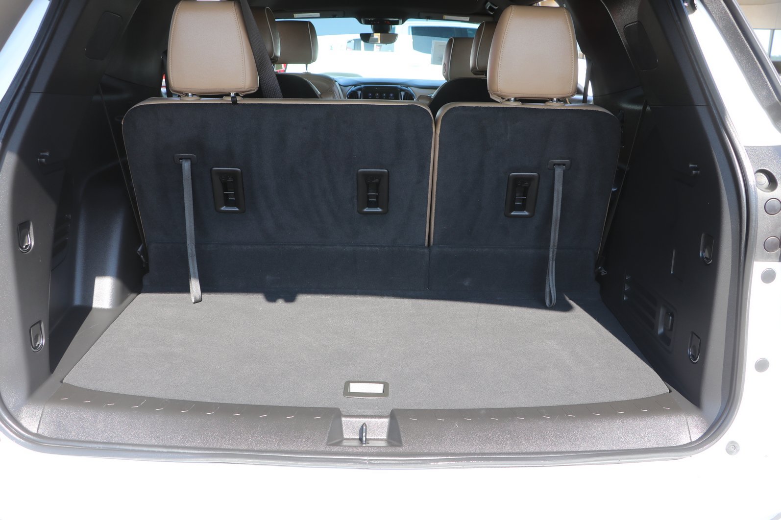 Used 2023 Chevrolet Traverse Premier FWD image 30