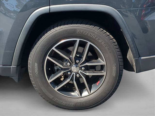Used 2017 Jeep Grand Cherokee Trailhawk w/ Trailhawk Luxury Group AWD/4WD image 18