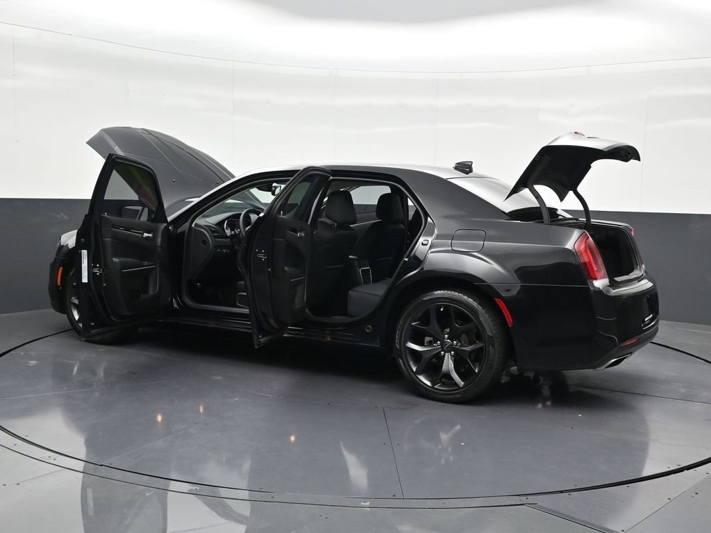 Used 2023 Chrysler 300 Touring w/ Sport Appearance Package image 36