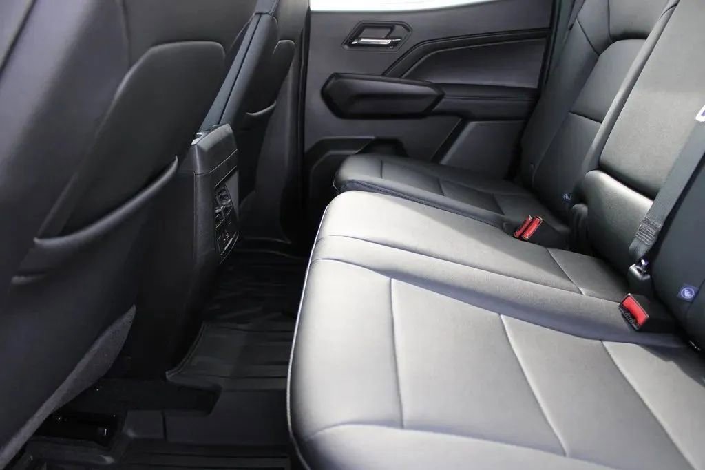 New 2026 GMC Canyon Elevation w/ Convenience Package image 24