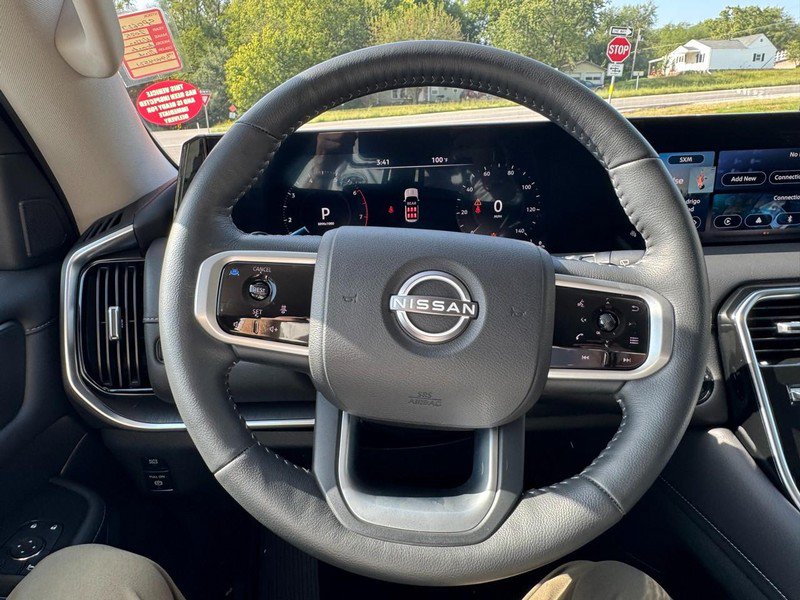 Used 2025 Nissan Armada SV AWD/4WD image 11