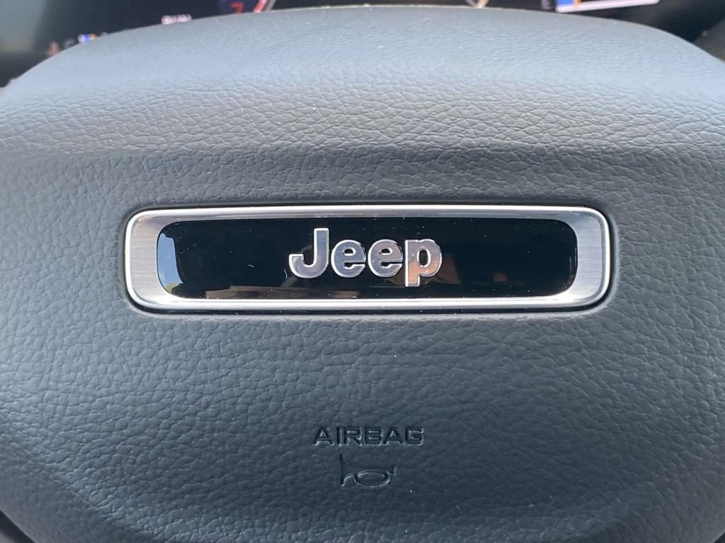 New 2026 Jeep Grand Cherokee Limited w/ Limited Altitude Package RWD image 30
