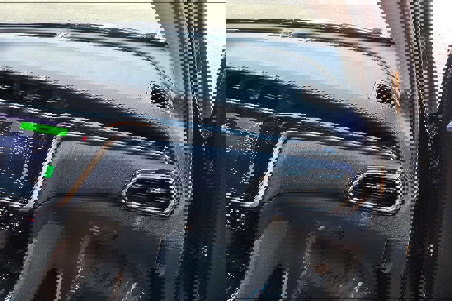 Used 2022 Chevrolet Bolt EUV Premier w/ Sun & Sound Package image 19