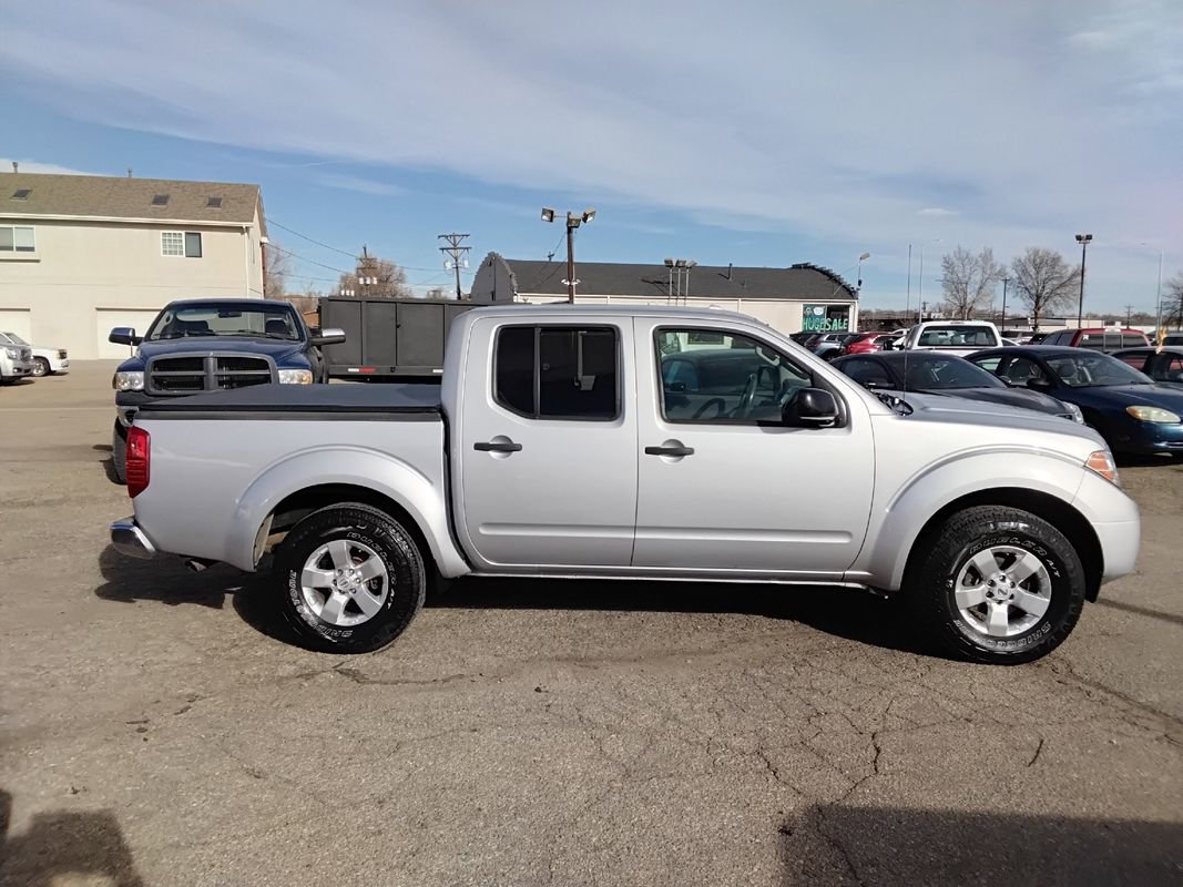 Used 2013 Nissan Frontier SV image 4