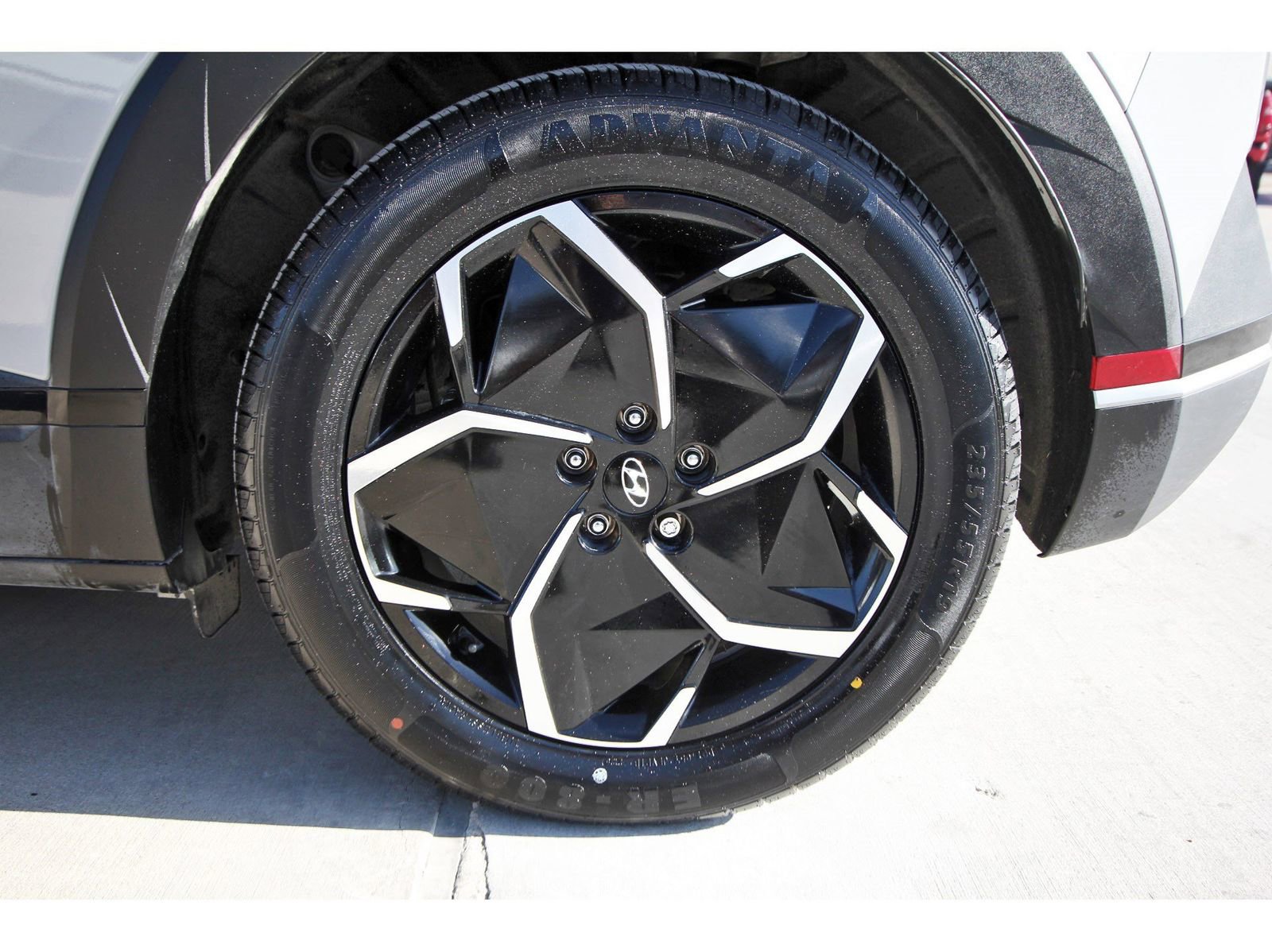 Used 2024 Hyundai Ioniq 5 SEL image 30