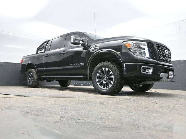 Used 2016 Nissan Titan PRO-4X w/ Pro-4x Convenience Package AWD/4WD image 46