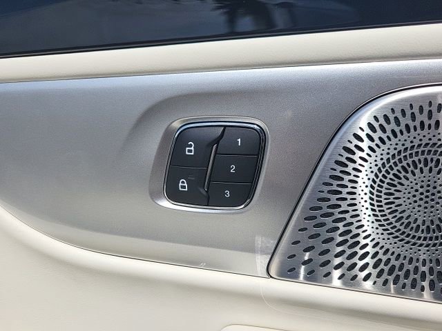 New 2025 Lincoln Nautilus Black Label image 16