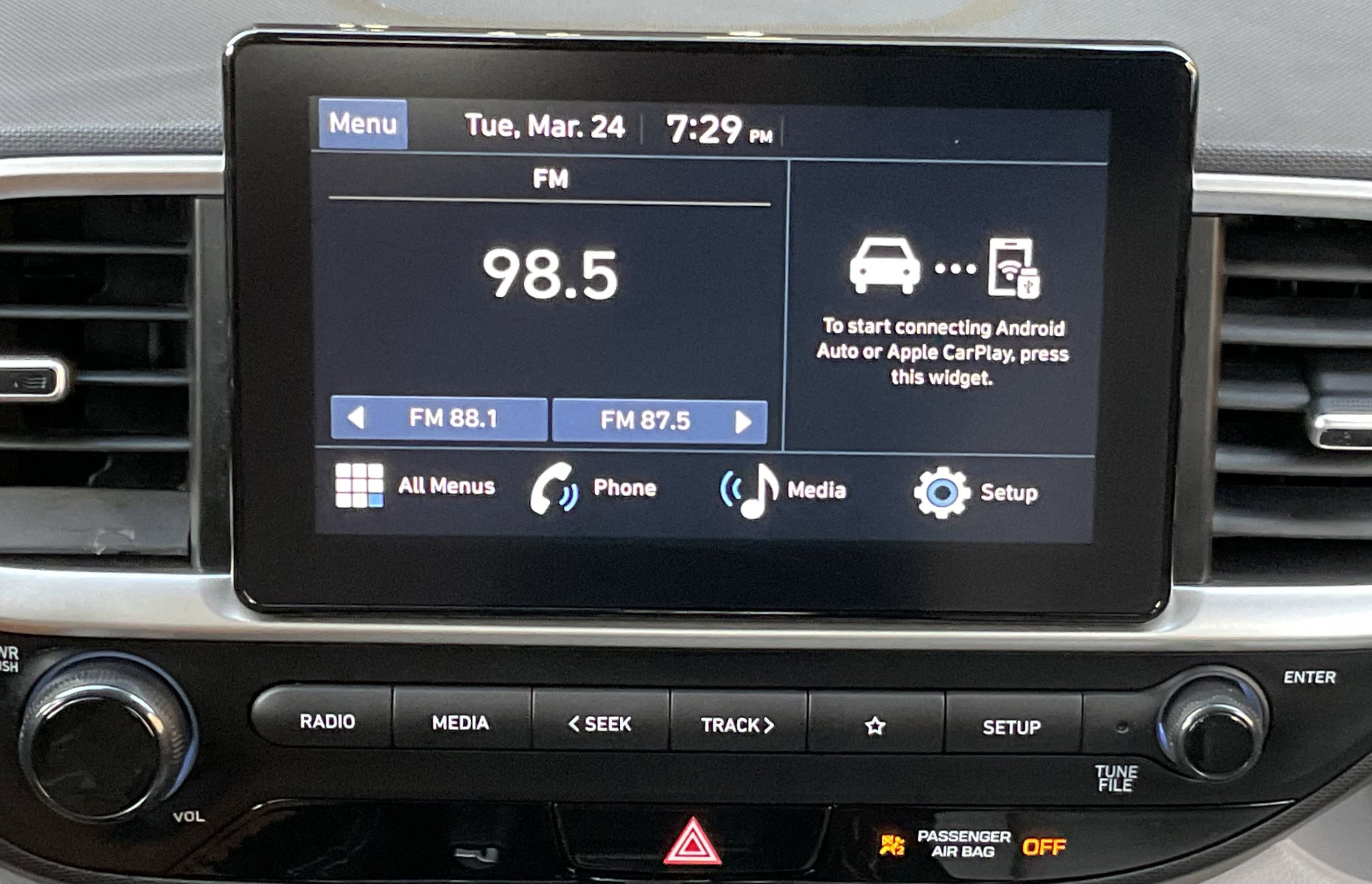 Used 2025 Hyundai Venue SEL FWD image 13