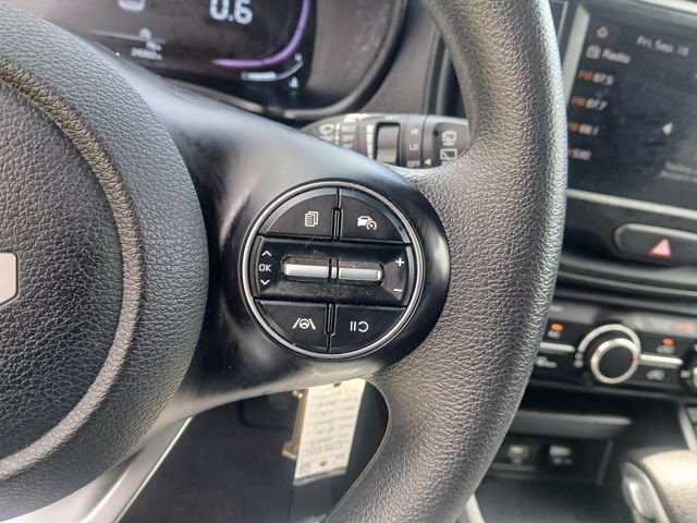 Certified 2025 Kia Soul LX w/ LX Technology Package FWD image 28