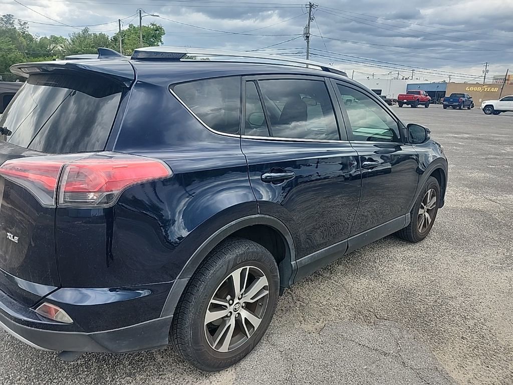 Used 2018 Toyota RAV4 XLE FWD image 12