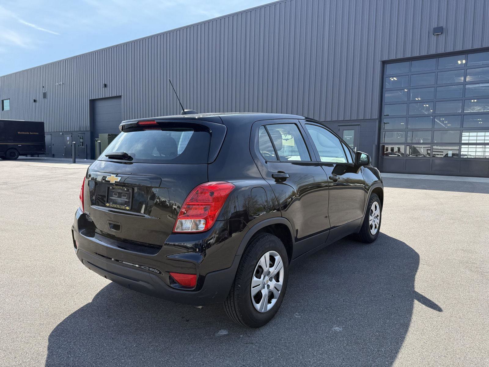 Used 2018 Chevrolet Trax LS FWD image 3
