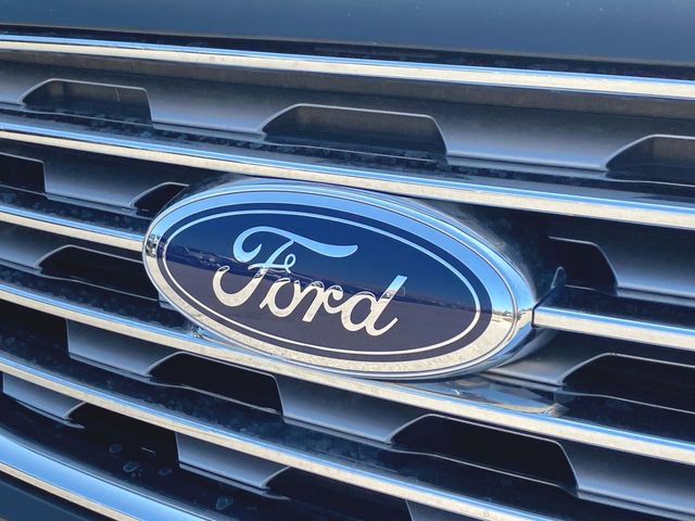 Used 2023 Ford Edge Titanium w/ Class II Trailer Tow Package AWD/4WD image 30