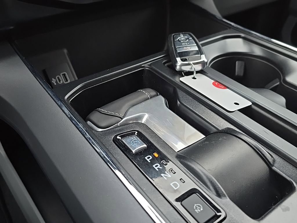 New 2025 Ford F150 Lightning Flash AWD/4WD image 16