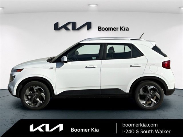 Used 2024 Hyundai Venue Limited image 8