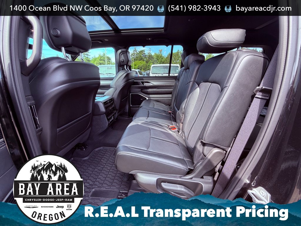 Used 2025 Jeep Wagoneer Series III w/ Premium Group I AWD/4WD image 17