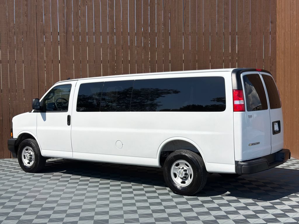 Used 2025 Chevrolet Express 3500 LS RWD image 14