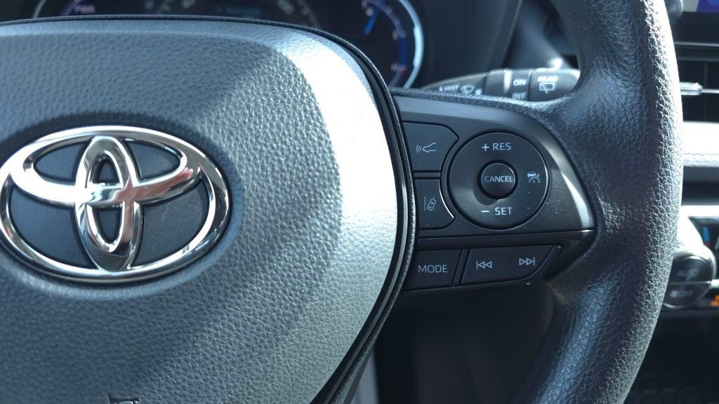 Used 2025 Toyota RAV4 XLE image 26