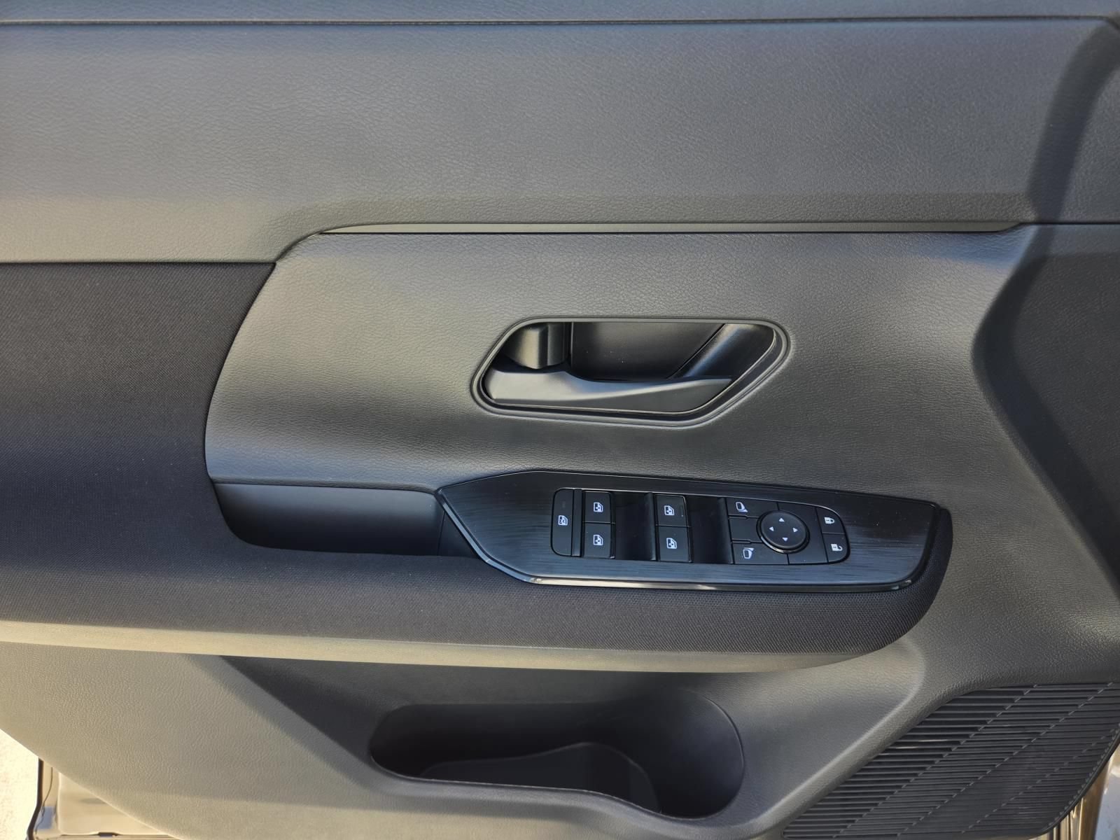 New 2027 Nissan Kicks S FWD image 15