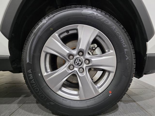 Used 2025 Toyota RAV4 XLE AWD/4WD image 25