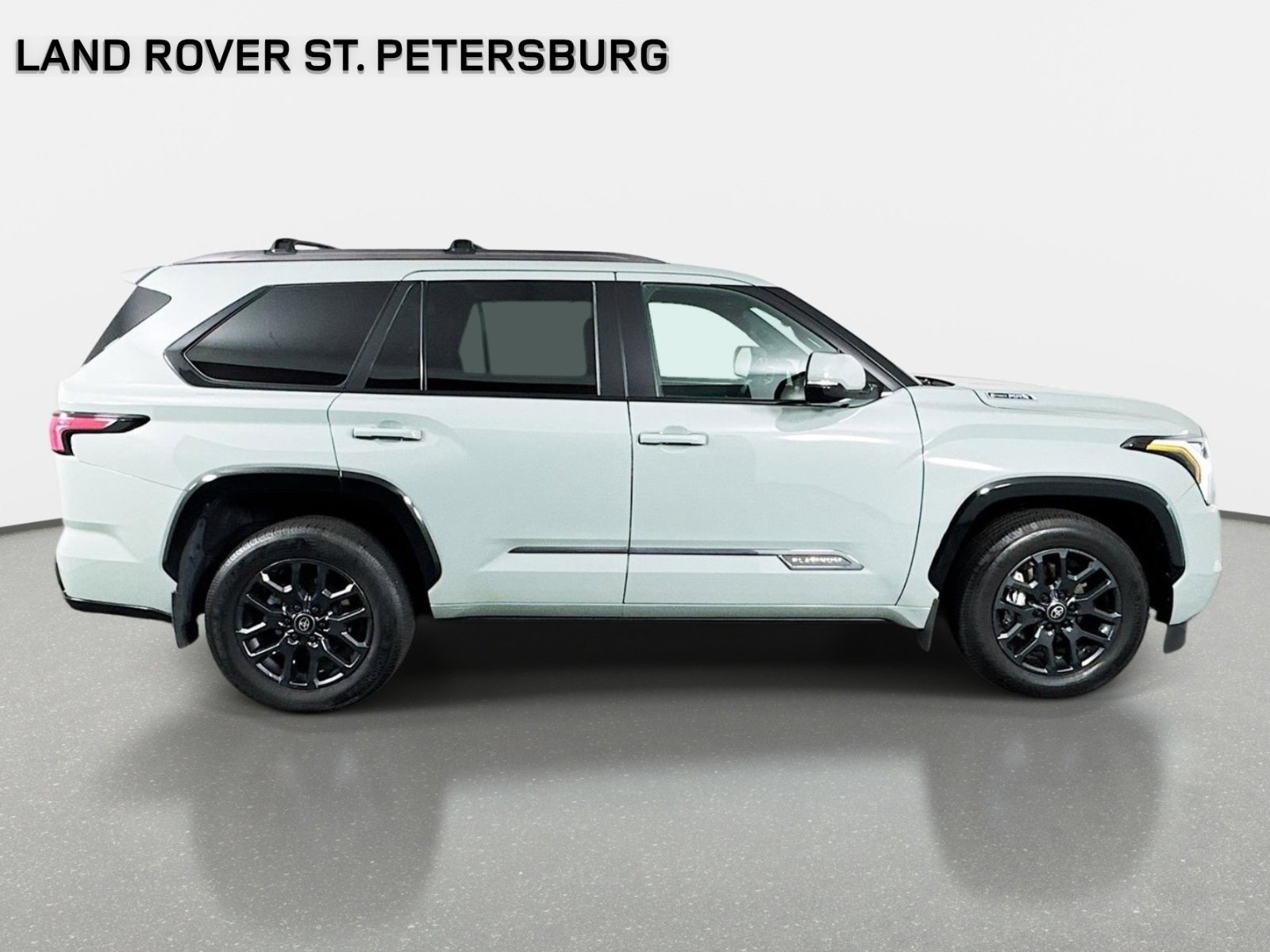 Used 2025 Toyota Sequoia Platinum AWD/4WD image 5