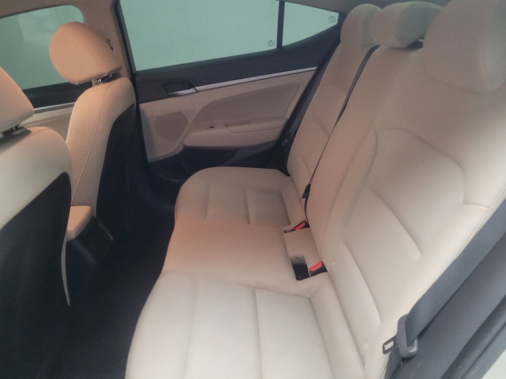 Used 2017 Hyundai Elantra SE FWD image 18