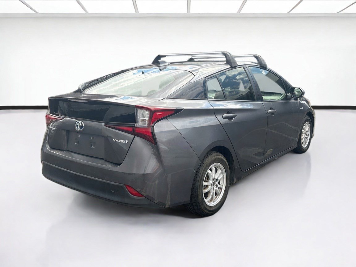 Used 2022 Toyota Prius LE FWD image 4