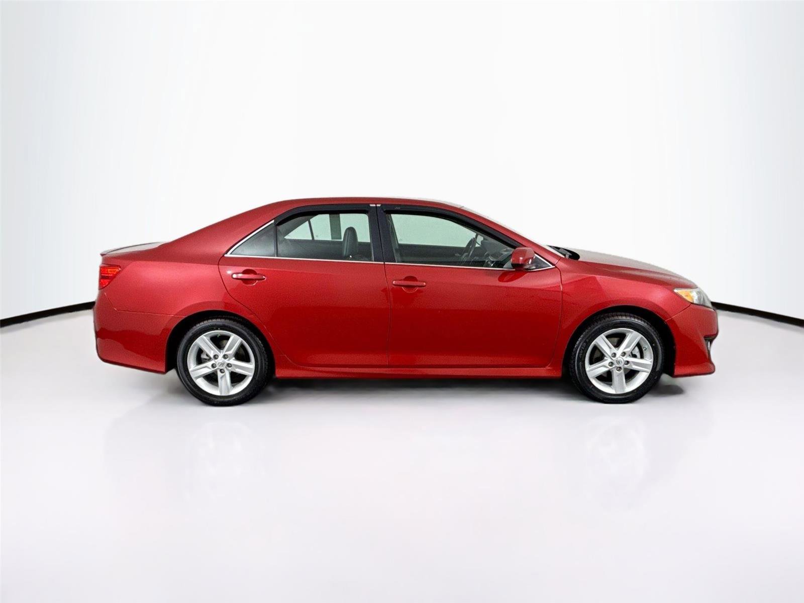 Used 2014 Toyota Camry SE w/ Fleet Convenience Package FWD image 8