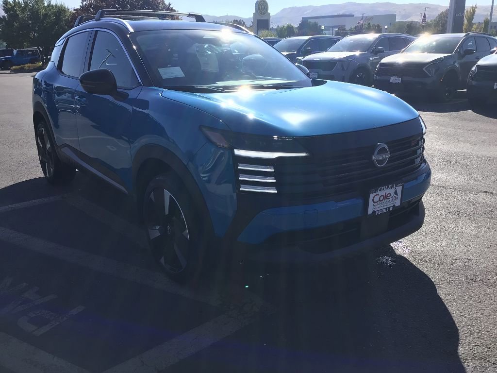 New 2026 Nissan Kicks SR w/ Cold Weather Package