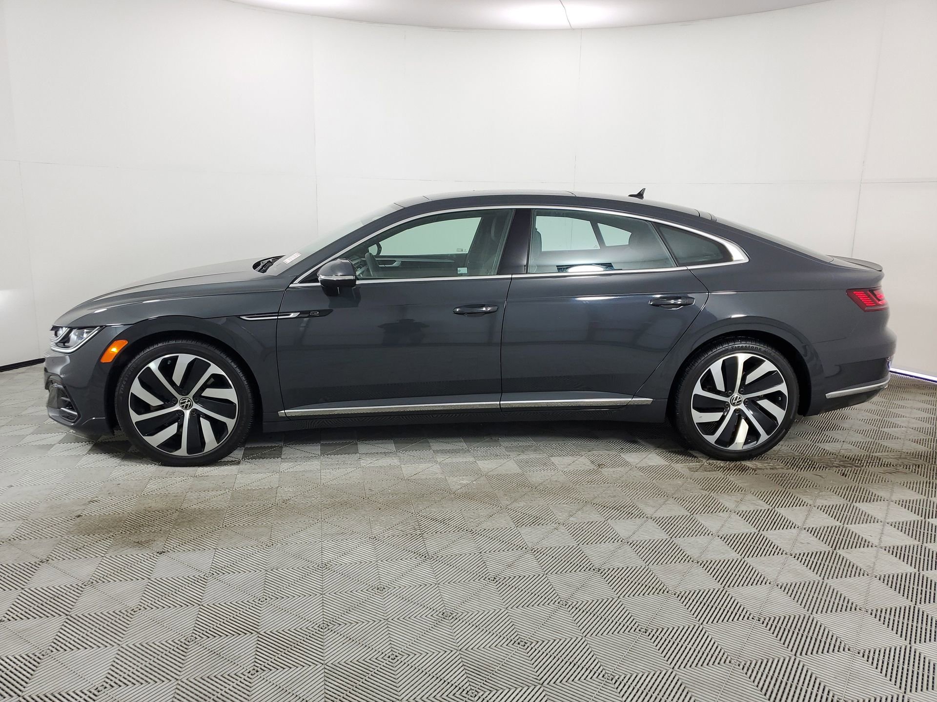 Used 2021 Volkswagen Arteon SEL image 4