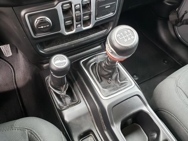 Used 2018 Jeep Wrangler Unlimited Sport S AWD/4WD image 30