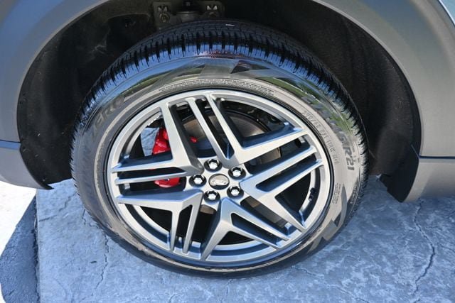 Used 2025 Ford Explorer ST AWD/4WD image 12