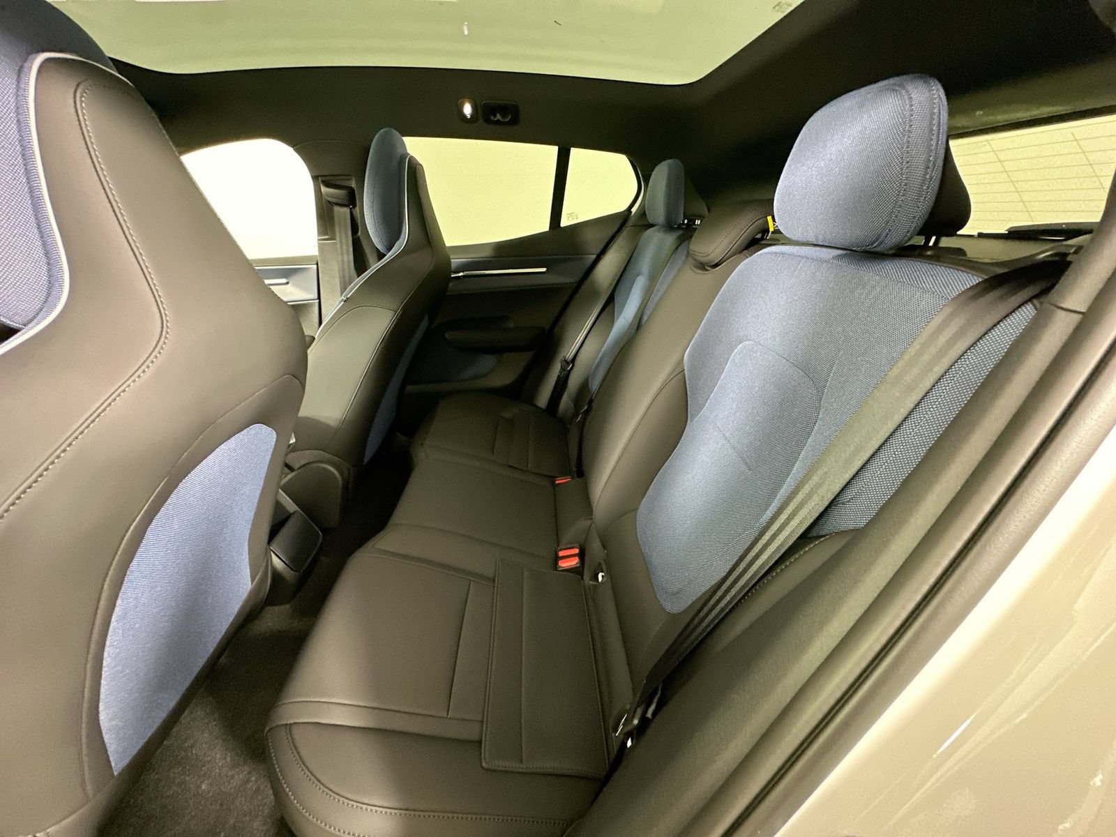 New 2026 Volvo EX30 Ultra w/ Protection Package AWD/4WD image 33