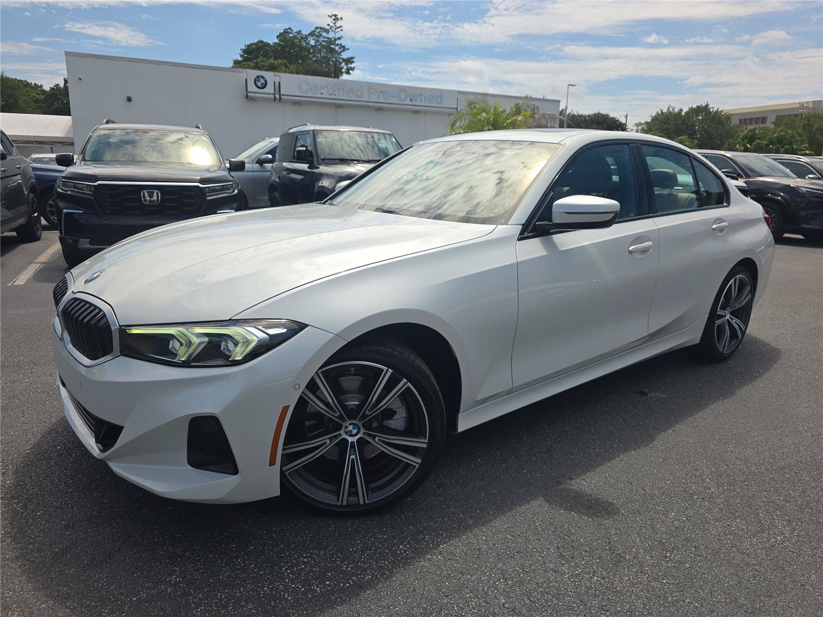 Used 2023 BMW 330i Sedan w/ Premium Package RWD image 28