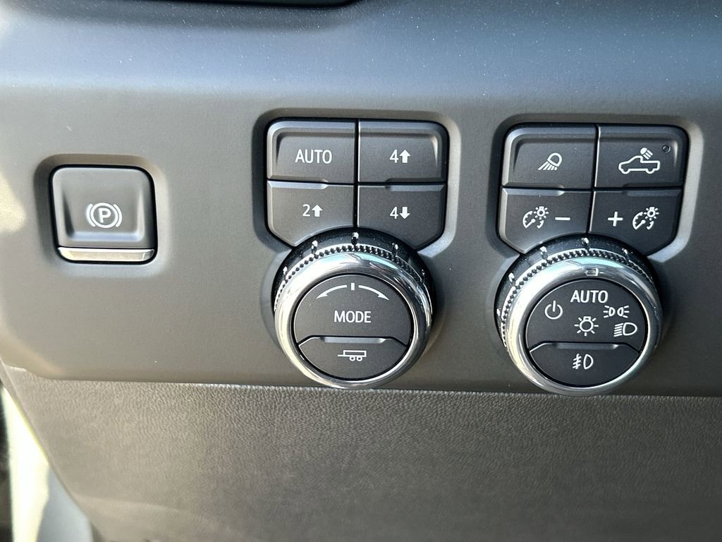 Used 2025 GMC Sierra 1500 AT4X image 18