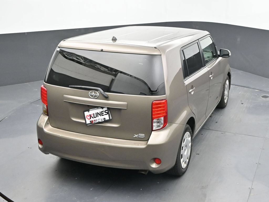 Used 2011 Scion xB FWD image 10