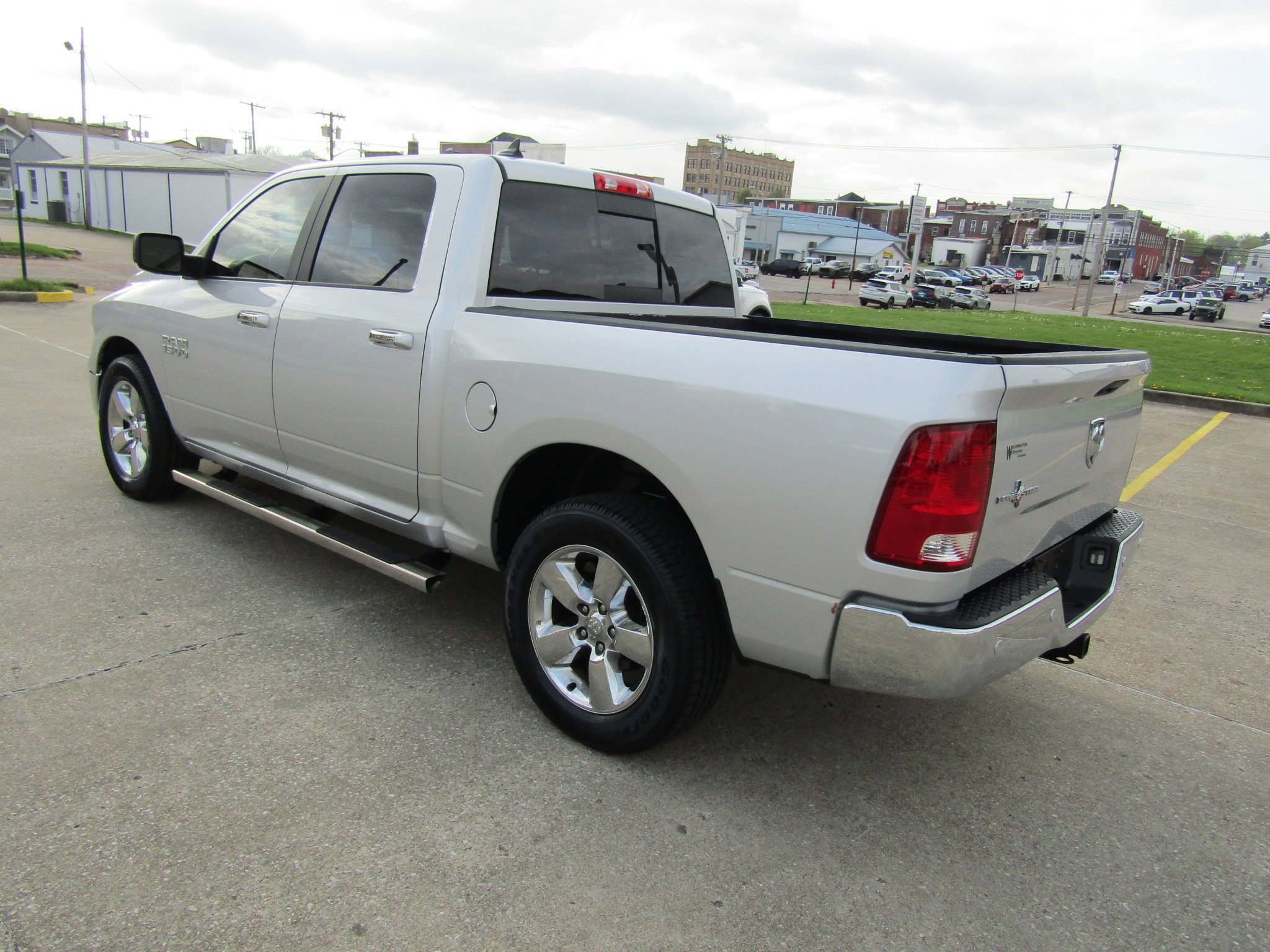 Used 2017 RAM 1500 Lone Star RWD image 5