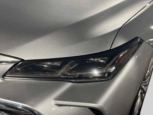 Used 2020 Toyota Avalon Limited w/ Advanced Safety Package FWD image 11