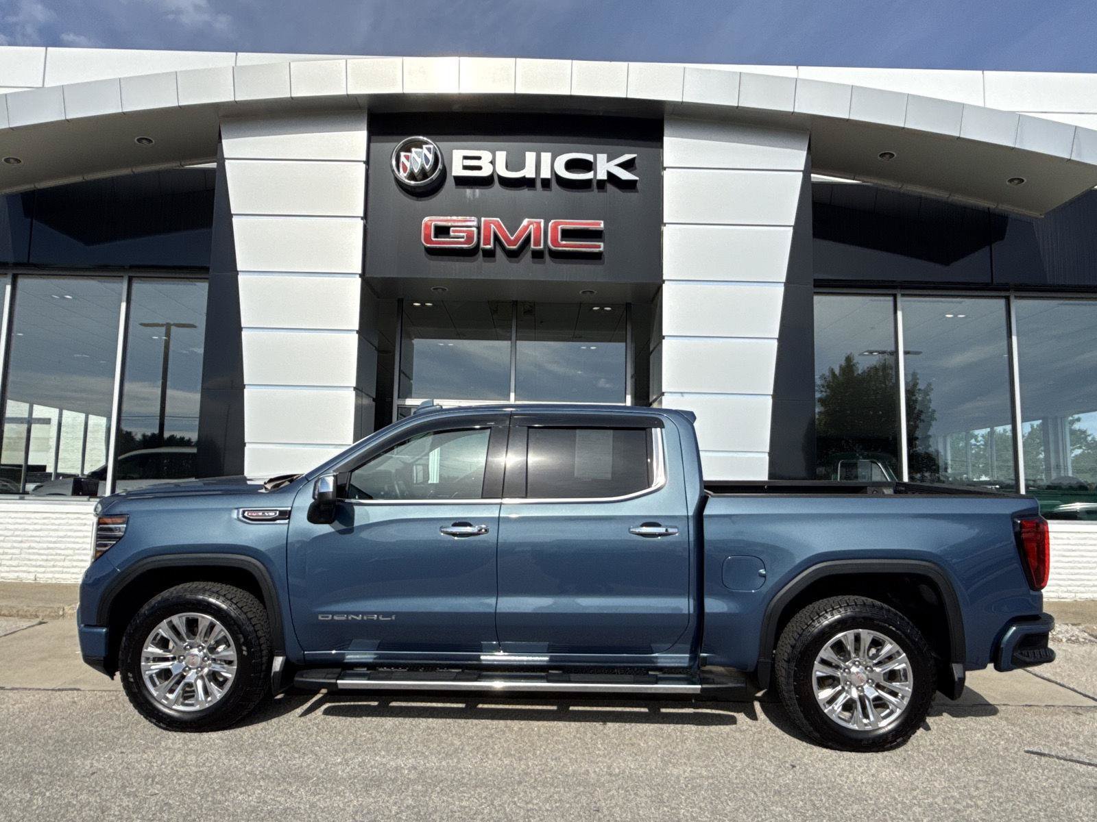 Used 2025 GMC Sierra 1500 Denali AWD/4WD image 5
