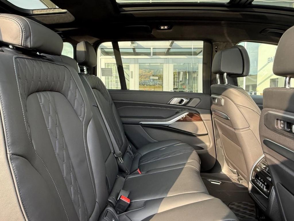 New 2026 BMW X7 xDrive40i w/ Executive Package image 5