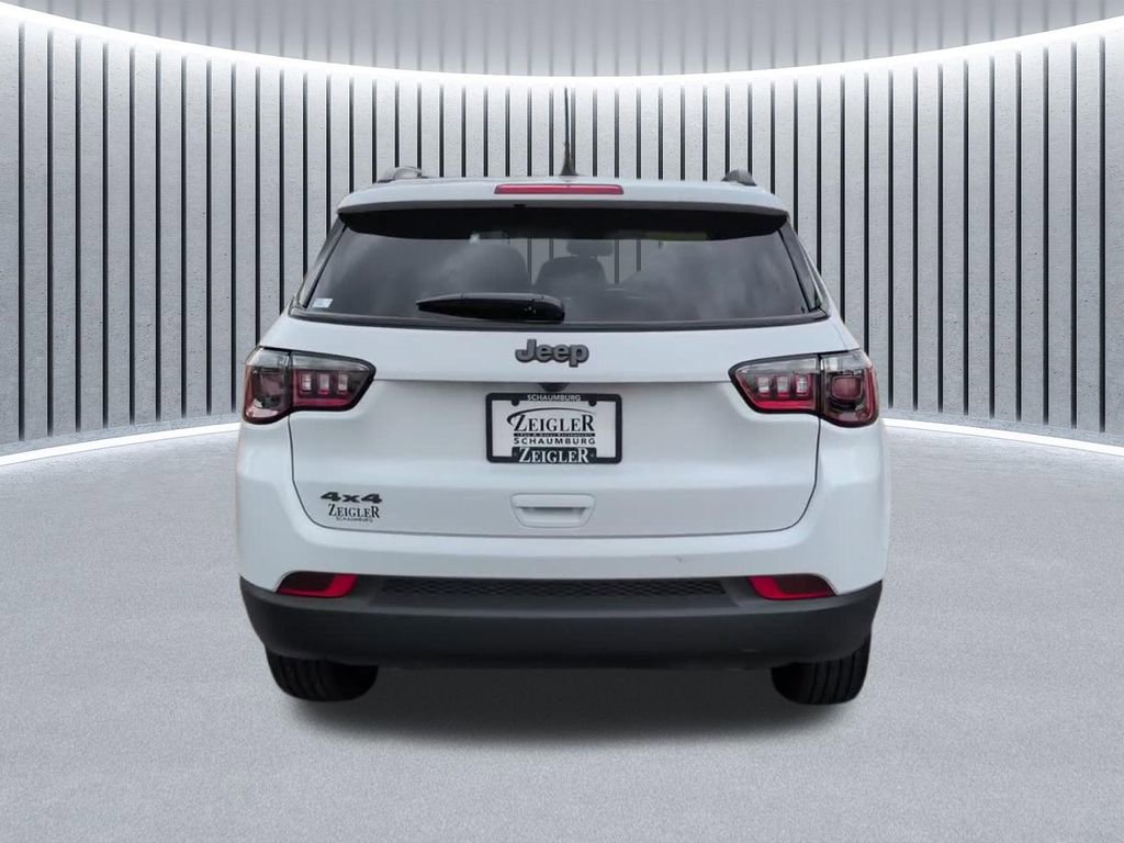 Used 2025 Jeep Compass Latitude w/ Altitude Special Edition AWD/4WD image 8