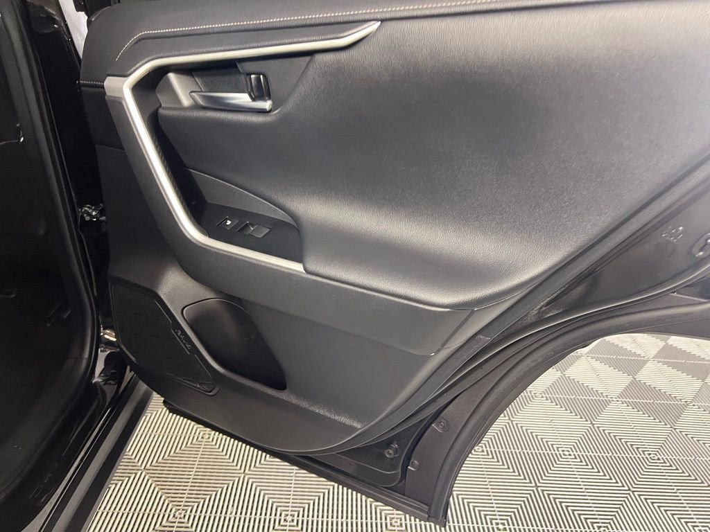 Used 2021 Toyota RAV4 Limited image 28