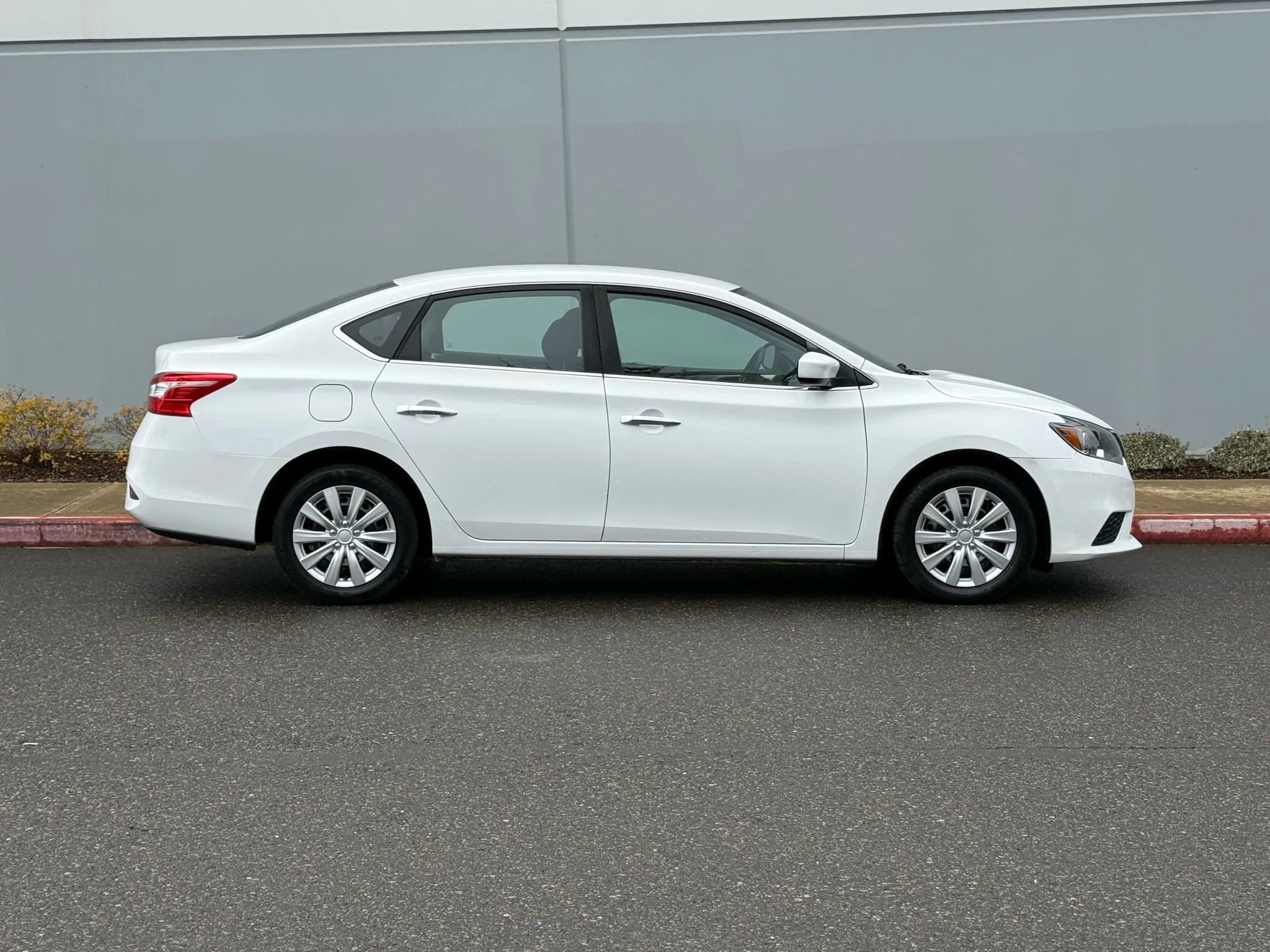Used 2018 Nissan Sentra S image 6